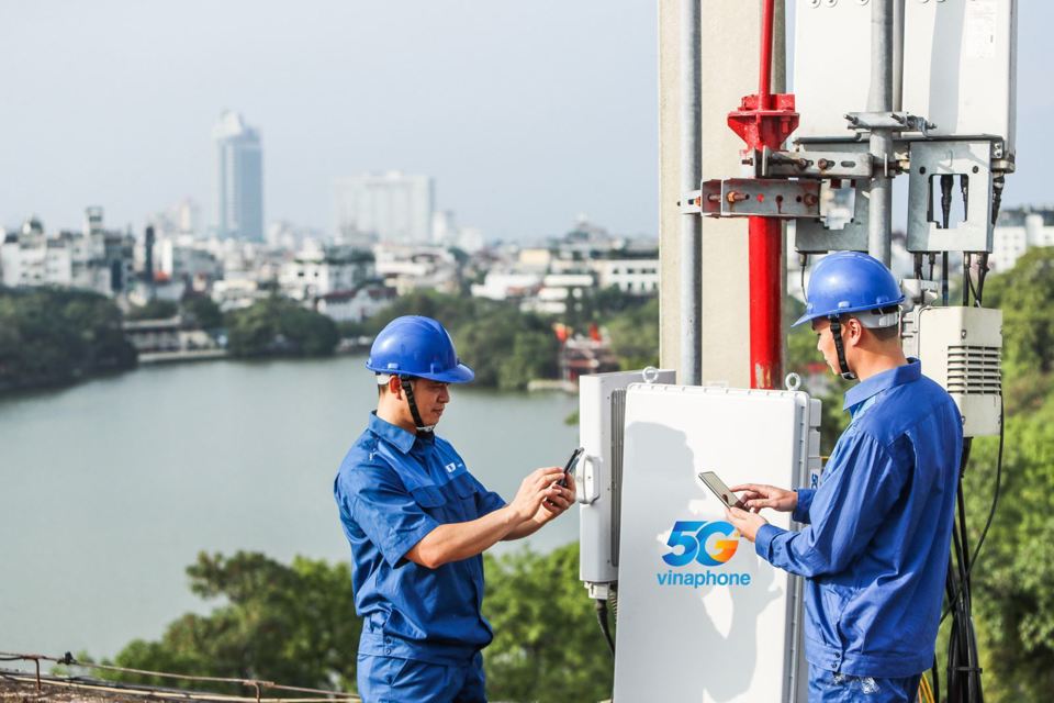 Mạng Vinaphone phát thử nghiệm thương mại 5G tại khu vực Hồ Gươm, Hà Nội. Ảnh: Việt Dũng