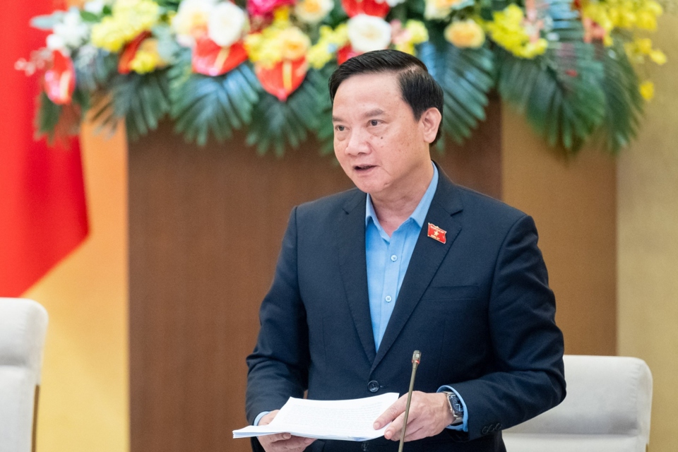 Ph&oacute; Chủ tịch Quốc hội Nguyễn Khắc Định điều h&agrave;nh nội dung họp