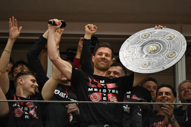 HLV Xabi Alonso đi v&agrave;o lịch sử c&ugrave;ng&nbsp;Bayer Leverkusen.