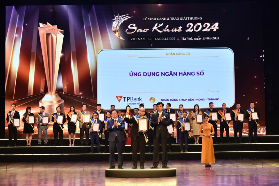 TPBank lập “hat-trick” giải thưởng tại Lễ vinh danh và trao giải thưởng Sao Khuê 2024 - Ảnh 1