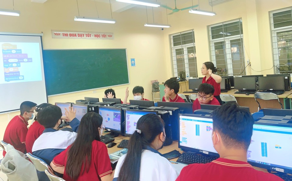 Học viên trung tâm giáo dục nghề nghiệp - giáo dục thường xuyên quận Thanh Xuân trong giờ học