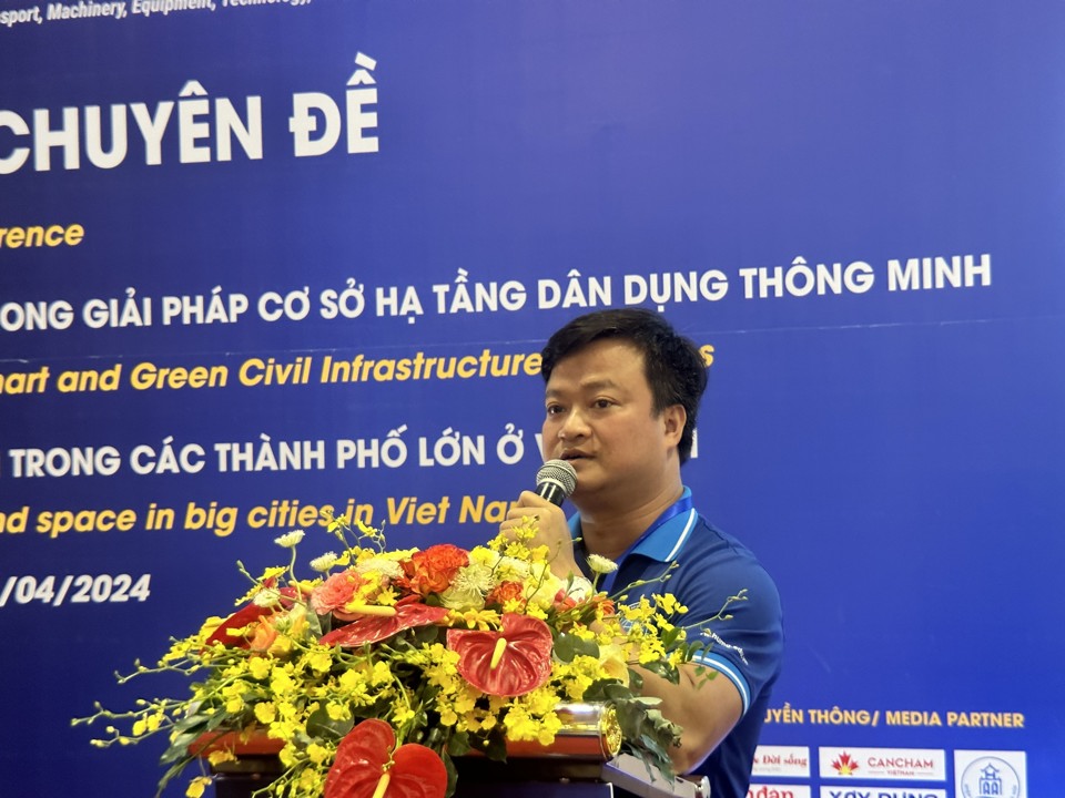 TS. Tăng Văn L&acirc;m - Giảng vi&ecirc;n Trường Đại học Mỏ - Địa chất chia sẻ tại hội thảo.