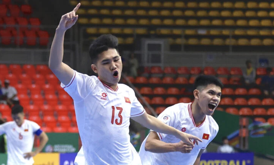 Tuyển futsal Việt Nam thắng tuyển futsal Trung Quốc.