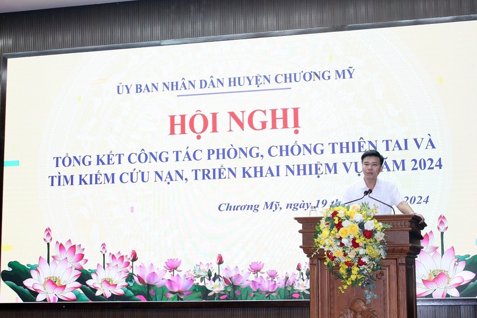 Trưởng ph&ograve;ng Kinh tế huyện Chương Mỹ Tống Văn Th&aacute;i ph&aacute;t biểu tại hội nghị, chiều 19/4.