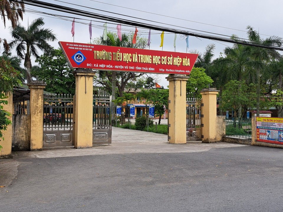 Trường Tiểu học v&agrave; THCS Hiệp H&ograve;a (huyện Vũ Thư, tỉnh Th&aacute;i B&igrave;nh).