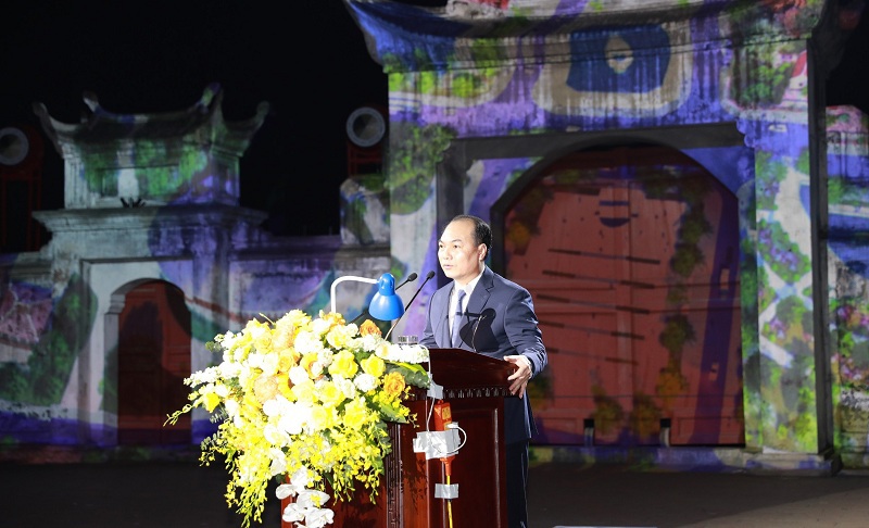 Chủ tịch UBND huyện Đ&ocirc;ng Anh Nguyễn Anh Dũng tr&igrave;nh b&agrave;y diễn văn tại lễ kỷ niệm.