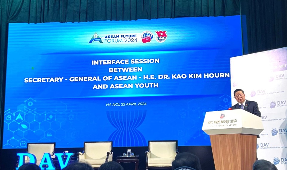 Tổng Thư k&yacute; ASEAN Kao Kim Hourn ph&aacute;t biểu tại&nbsp;Đối thoại với thanh ni&ecirc;n c&aacute;c nước ASEAN.