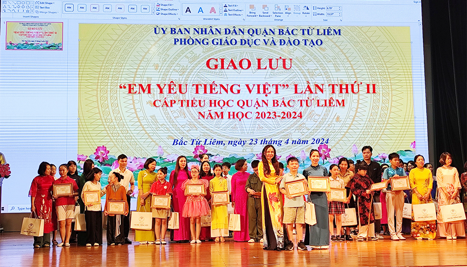 Quận Bắc Từ Li&ecirc;m trao giải cho 23&nbsp; đội giao lưu &ldquo;Em y&ecirc;u Tiếng Việt&rdquo; cấp tiểu học.