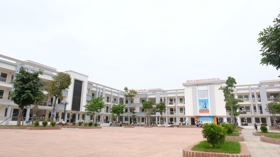 Trường THCS Ngọc Mỹ, huyện Quốc Oai được đầu tư xây dựng khang trang. Ảnh: Nguyễn Nga