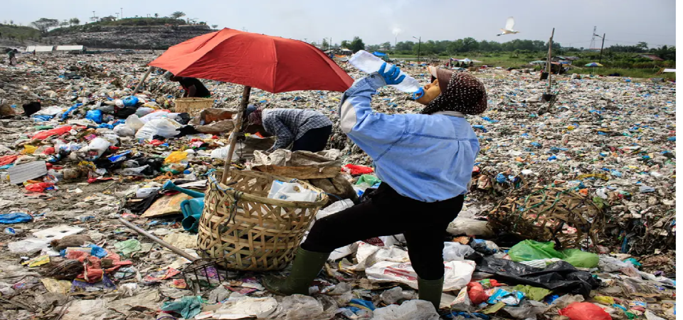 Raacute;c thải nhựa đang đe dọa đến nước Mỹ. Ảnh: Getty Image