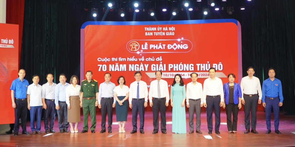 C&aacute;c đại biểu tại lễ ph&aacute;t động cuộc thi