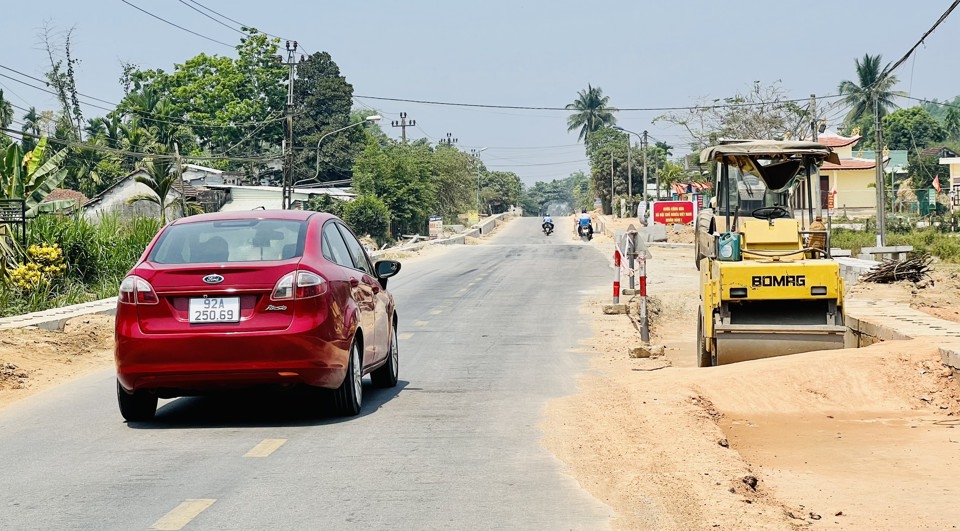 Trải qua hơn một năm thi c&ocirc;ng, dự &aacute;n phần lớn tập trung triển khai c&aacute;c hạng mục li&ecirc;n quan đến san ủi hai b&ecirc;n để tạo mặt bằng.