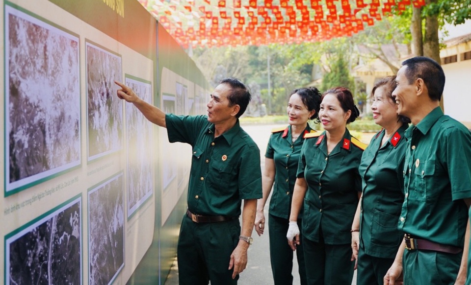 Trong dịp n&agrave;y Ban Quản l&yacute;&nbsp; Khu di t&iacute;ch Ng&atilde; ba Đồng Lộc tổ chức trưng b&agrave;y h&igrave;nh ảnh &ldquo;Đường Trường Sơn - Đường Hồ Ch&iacute; Minh: Từ huyền thoại tới tương lai&rdquo;