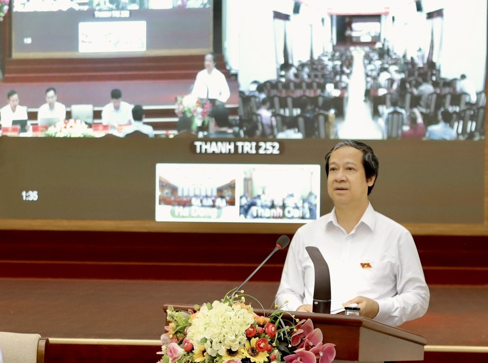Bộ trưởng Bộ GD&amp;ĐT Nguyễn Kim Sơn tiếp thu, trả lời kiến nghị của cử tri.