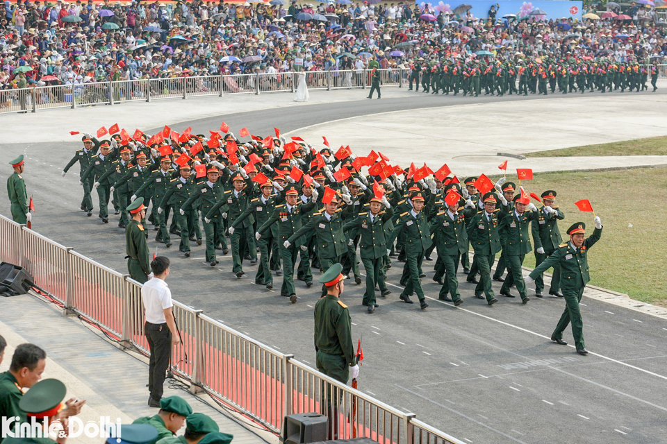 Lễ&nbsp;diễu binh, diễu h&agrave;nh kỷ niệm 70 năm Chiến thắng Điện Bi&ecirc;n Phủ sẽ được diễn ra v&agrave;o ng&agrave;y 7/5 tại S&acirc;n vận động tỉnh Điện Bi&ecirc;n.