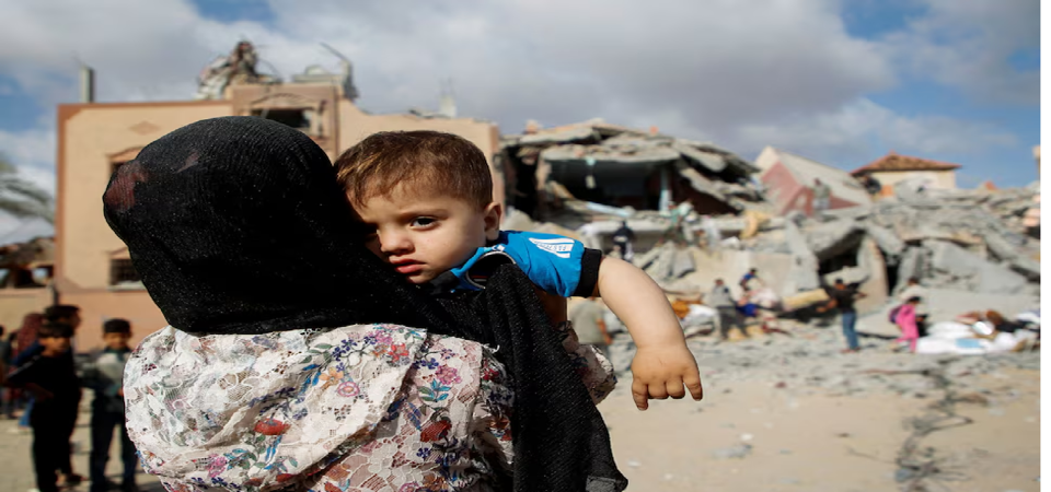 C&aacute;c cuộc c&ocirc;ng k&iacute;ch của Israel đ&atilde; khiến một khu vực rộng lớn của Dải Gaza bị ph&aacute; hủy. Ảnh: Reuters
