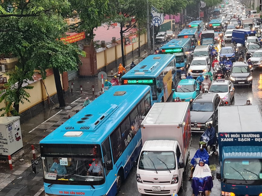 Tổng số tuyến th&iacute; điểm hệ thống v&eacute; điện tử l&agrave; 25 tuyến.