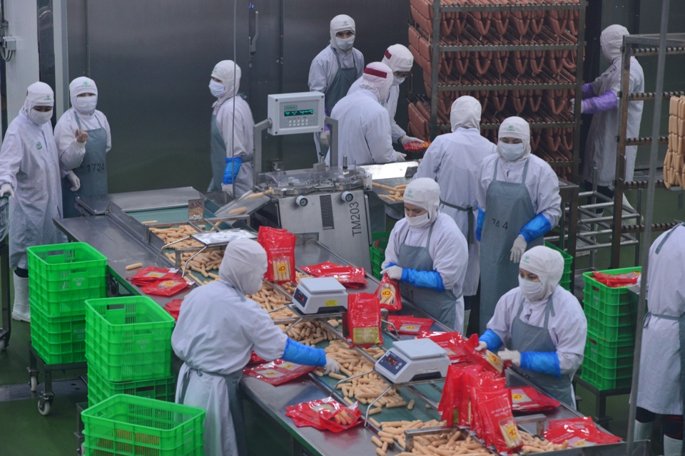 Nhà máy Chế biến sản phẩm thịt Hà Nội cũng của Công ty CP chăn nuôi C.P. Việt Nam tại Khu công nghiệp Phú Nghĩa. Ảnh: Phạm Hùng