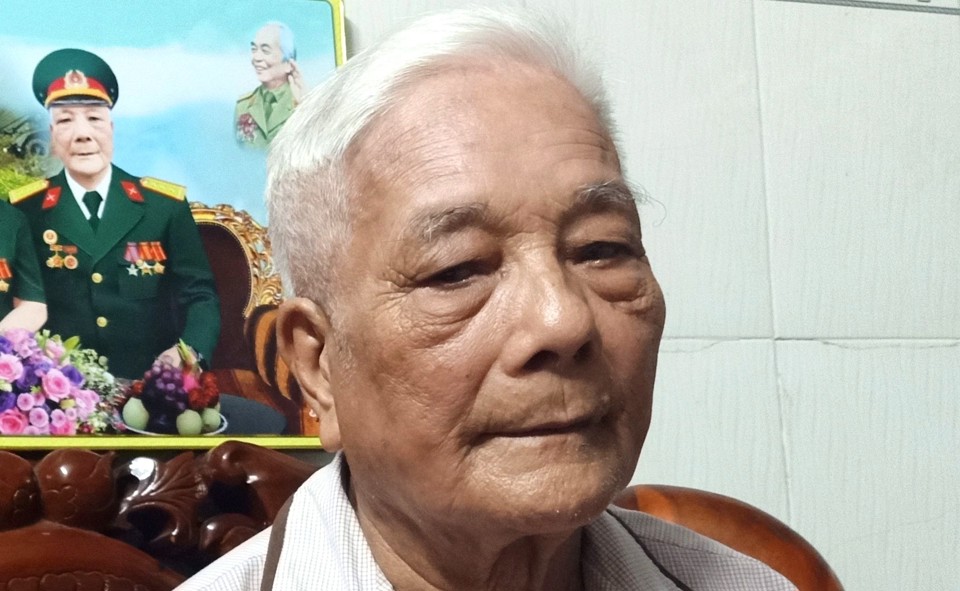 Người liacute;nh Điện Biecirc;n Phủ Trần Quang Thiều 94 tuổi hiện đang sinh sống tại Bạc Liecirc;u (Hoagrave;ng Nam)