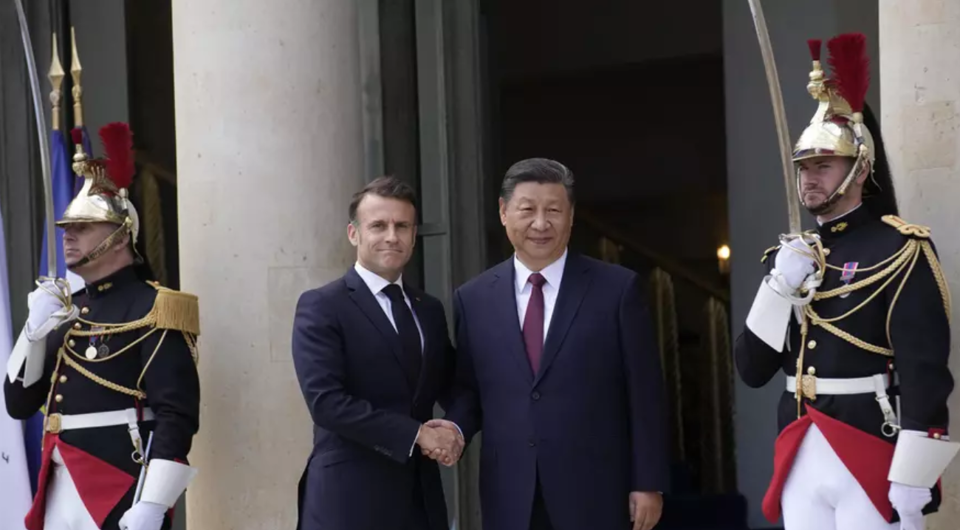 Tổng thống Pháp Emmanuel Macron và Chủ tịchTrung QuốcTập Cận Bình tại Paris ngày 6/5. Ảnh: Reuters
