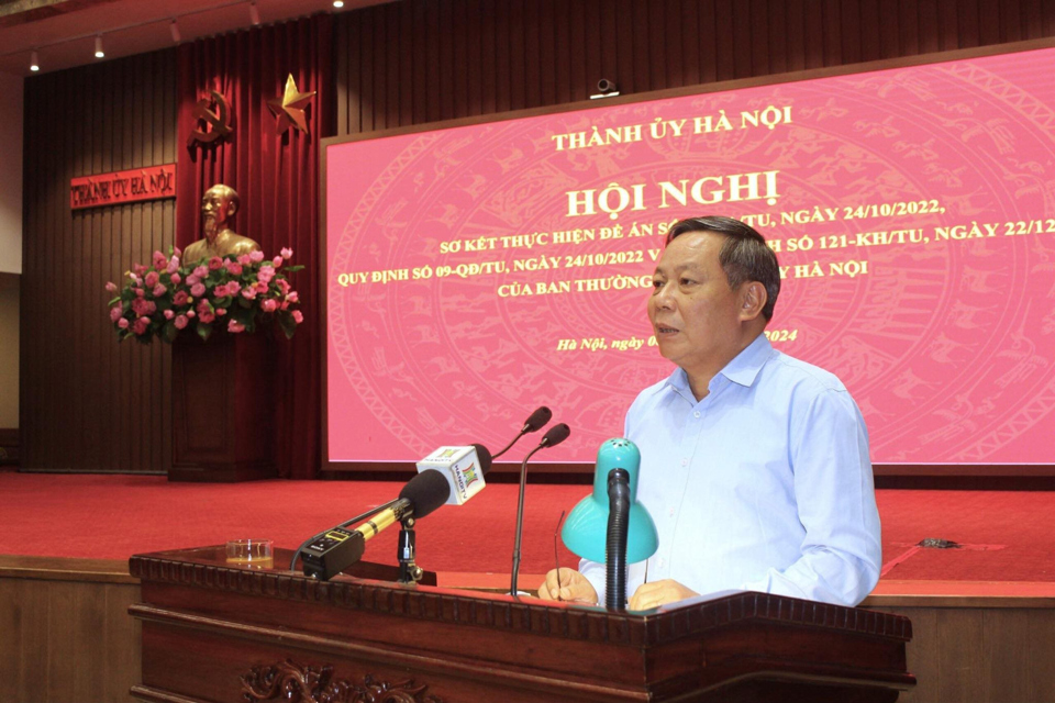 Phó Bí thư Thành ủy Nguyễn Văn Phong phát biểu chỉ đạo tại hội nghị. Ảnh:Trần Long