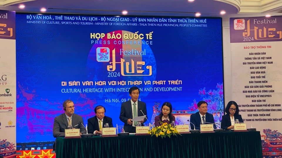 Chủ tịch UBND tỉnh Thừa Thiecirc;n Huếnbsp;Nguyễn Văn Phương thocirc;ng tin về Festival Huế 2024 vagrave; Tuần lễ Festival nghệ thuật quốc tế Huế 2024.