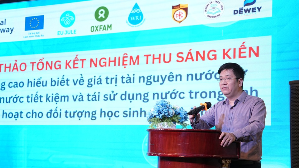 Ph&oacute; Viện trưởng Viện Khoa học T&agrave;i nguy&ecirc;n nước, T.S Nguyễn Anh Đức ph&aacute;t biểu tại hội thảo.