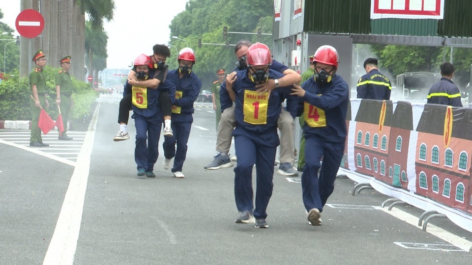 C&aacute;c tổ li&ecirc;n gia tham gia hội thi.