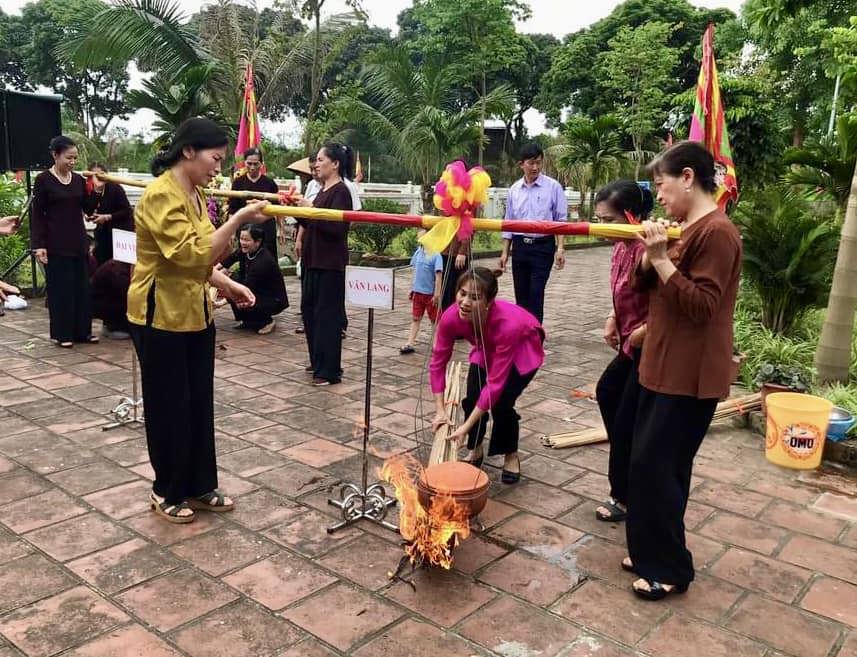 Hội thi nấu cơm c&agrave; d&acirc;ng đức Th&aacute;nh