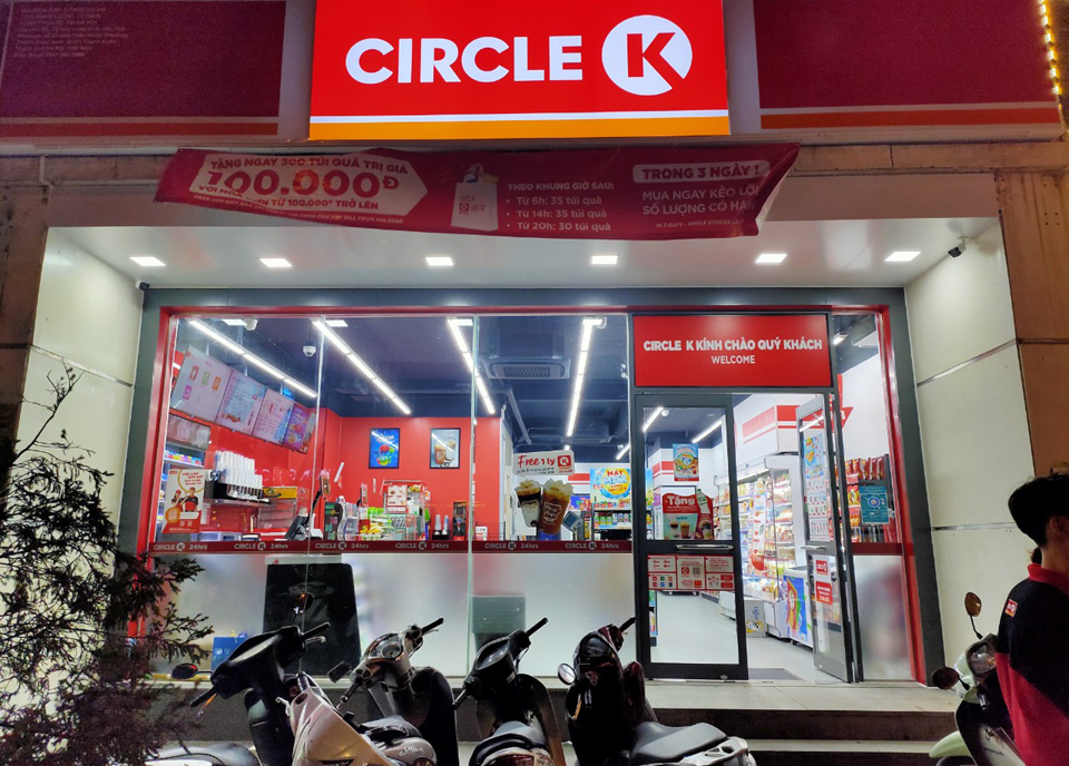 Cửa h&agrave;ng Circle K tr&ecirc;n đường Đặng Văn Ngữ (Đống Đa). Ảnh: Ho&agrave;i Nam