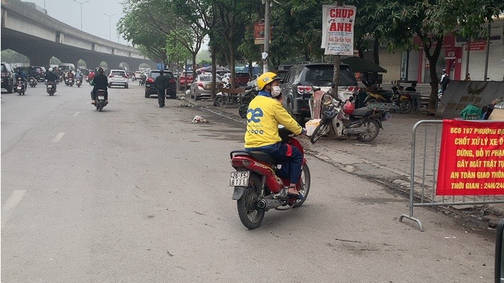 T&igrave;nh trạng thiếu b&atilde;i đậu xe tại quận Ho&agrave;ng Mai đ&atilde; được cử tri nhiều lần kiến nghị. Ảnh An Thanh