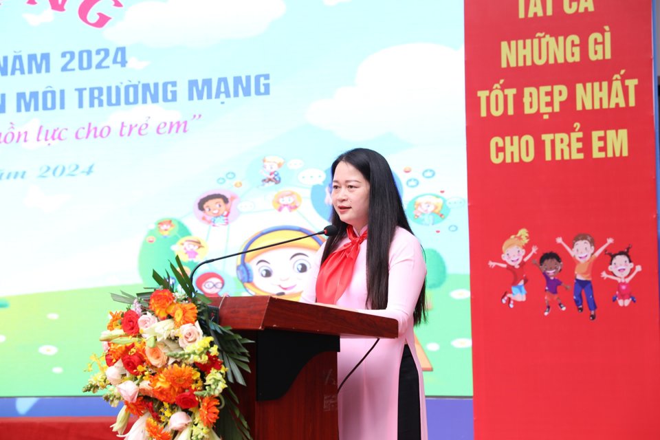 Ph&oacute; Chủ tịch UBND quận Ba Đ&igrave;nh Phạm Thị Diễm ph&aacute;t biểu tại buổi lễ.&nbsp;