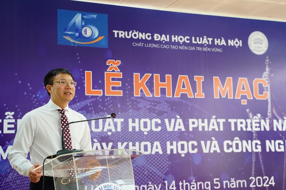 TS Đo&agrave;n Trung Ki&ecirc;n ph&aacute;t biểu tại Lễ khai mạc. Ảnh: C&ocirc;ng Phương.