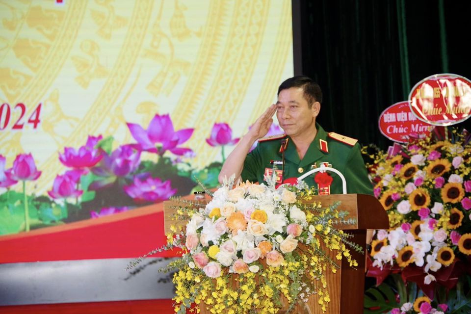 Thiếu tướng Nguyễn Khắc Nhacirc;n, Phoacute; Chiacute;nh ủy Bộ Tư lệnh Thủ đocirc; phaacute;t biểu tại Đại hội.