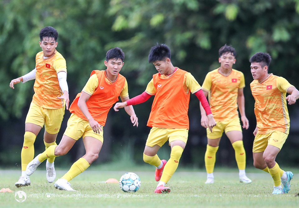 U19 Việt Nam hội qu&acirc;n chuẩn bị cho giải U19 Đ&ocirc;ng Nam &Aacute; 2024.