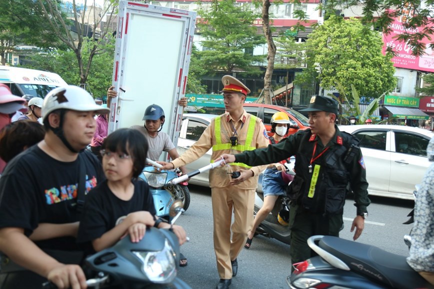 Hà Nội: 5 tổ công tác đặc biệt đồng loạt ra quân - Ảnh 4