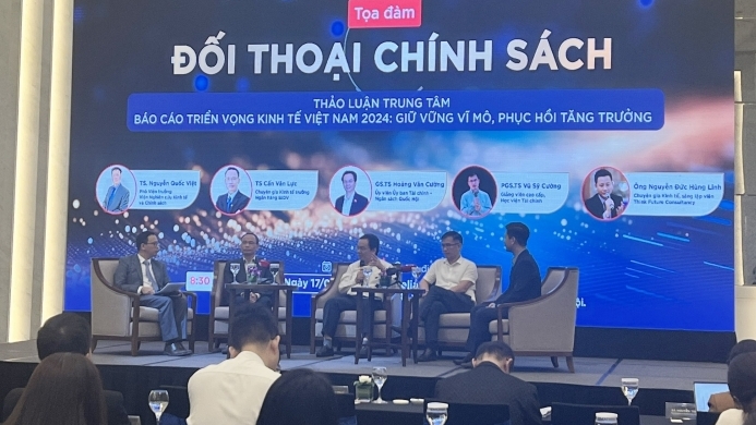 C&aacute;c chuy&ecirc;n gia thảo luận tại tọa đ&agrave;m. Ảnh: Vũ Quang. &nbsp;