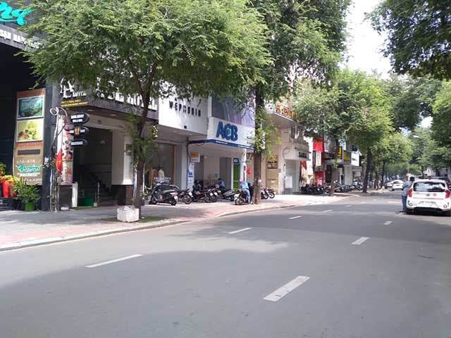 Một goacute;c đường Nguyễn Du, quận 1