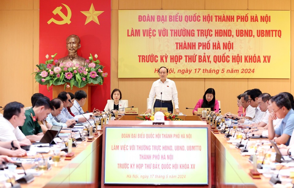 Ph&oacute; B&iacute; thư Th&agrave;nh ủy, Chủ tịch HĐND TP, Ph&oacute; trưởng Đo&agrave;n đại biểu Quốc hội TP H&agrave; Nội Nguyễn Ngọc Tuấn ph&aacute;t biểu kết luận buổi l&agrave;m việc