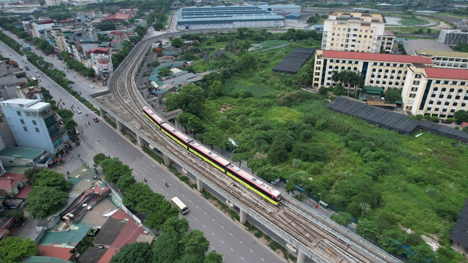 H&agrave; Nội đ&atilde; đặt mục ti&ecirc;u ho&agrave;n th&agrave;nh x&acirc;y dựng hệ thống ĐSĐT gồm 15 tuyến với hơn 600km v&agrave;o năm 2045. &nbsp;