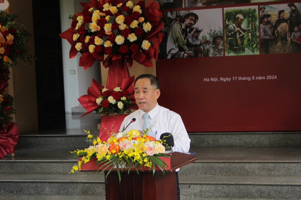 &Ocirc;ng Nguyễn Anh Minh - Gi&aacute;m đốc Bảo t&agrave;ng Mỹ thuật Việt Nam ph&aacute;t biểu tại lễ khai mạc.