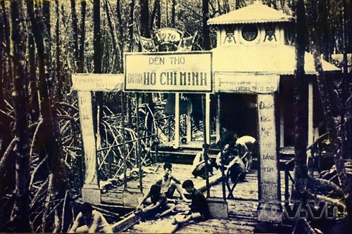 Đền thờ Chủ tịch Hồ Chiacute; Minh trong những năm chiến tranh tại rừng đước Cagrave; Mau (tư liệu)