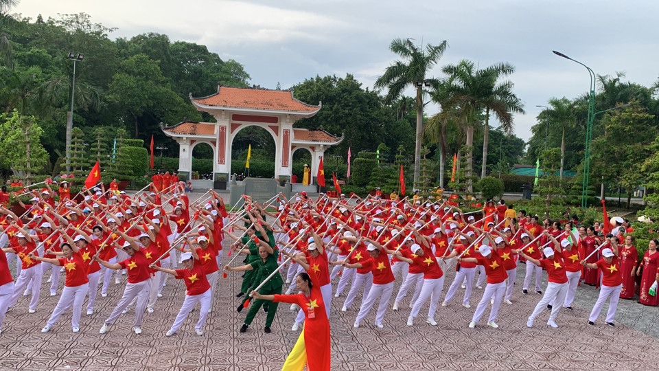 Ng&agrave;y sinh nhật B&aacute;c h&agrave;ng năm lu&ocirc;n l&agrave; ng&agrave;y hội lớn của người C&agrave; Mau (Ho&agrave;ng Nam)