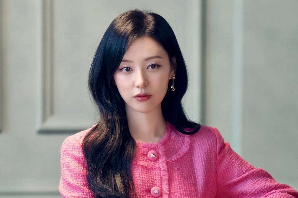 Nữ diễn viecirc;n Kim Ji Won. Ảnh: Naver