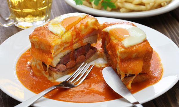 M&oacute;n Francesinha hấp dẫn. Ảnh: Getty image