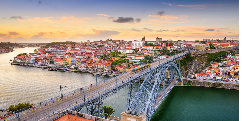 Porto mang vẻ đẹp vừa cổ k&iacute;nh, vừa hiện đại. Ảnh: Getty image