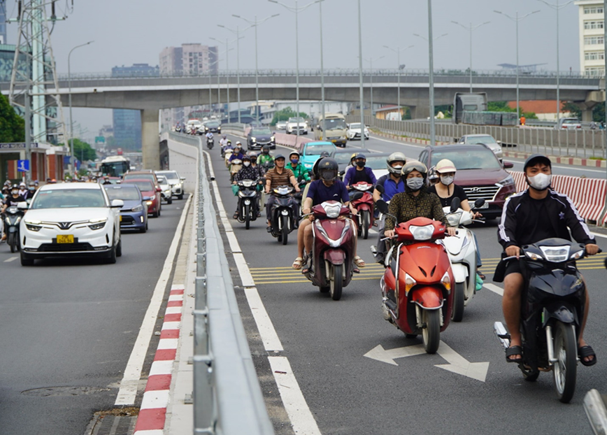 Cầu vượt Mai Dịch: giao thông thuận lợi - Ảnh 3