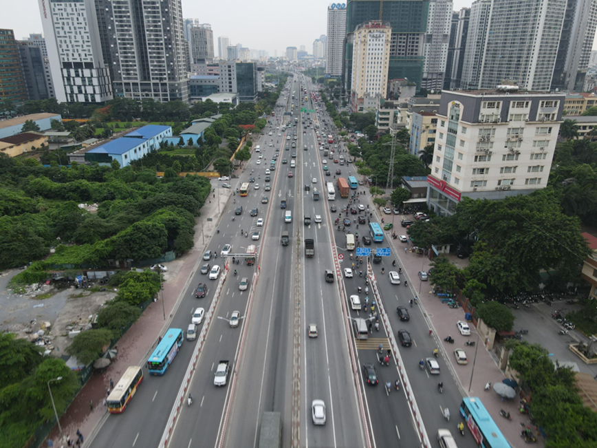 Cầu vượt Mai Dịch: giao thông thuận lợi - Ảnh 1