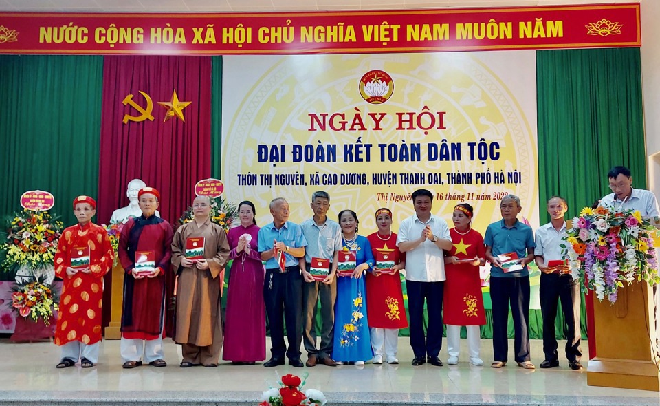 Ng&agrave;y hội đại đo&agrave;n kết d&acirc;n tộc tại th&ocirc;n Thị Nguy&ecirc;n, x&atilde; Cao Dương, huyện Thanh Oai.