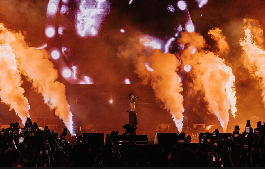 Nghệ sĩ Travis Scott tại show diễn Rolling Loud. Ảnh:&nbsp;henryhwu